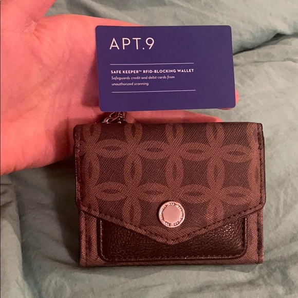 Safe Keeper RFID-Blocking Wallet - Picture 5 of 5